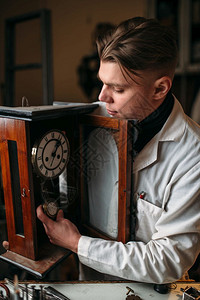 古董机械手表修理修复高清图片素材