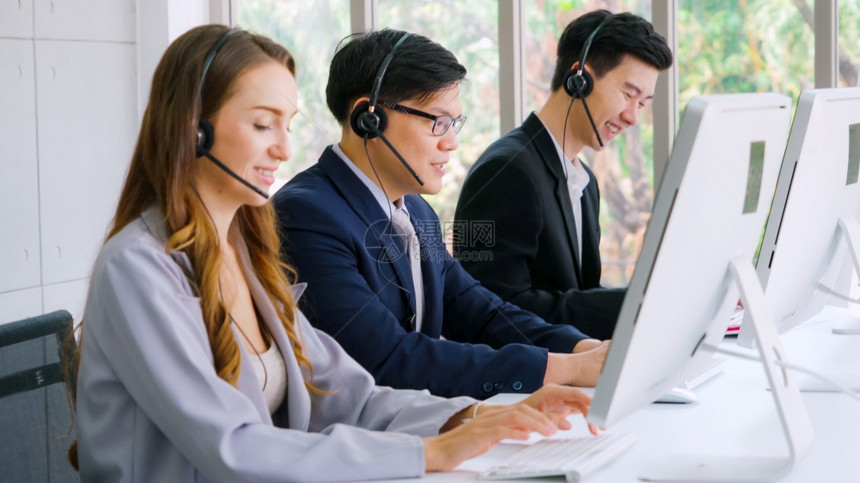 电话中心推销客户支助代理提供电话视频会议服务