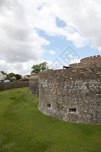 在肯特的城堡交易展示垒周围的墙壁背景图片