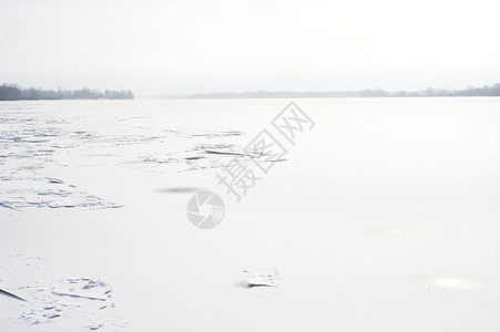 冬季的dnipro河乌黑图片