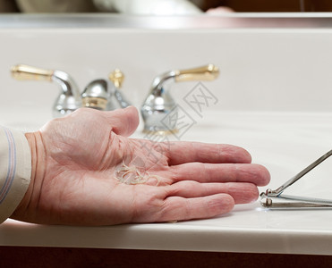 洗手池掌甲剪图片