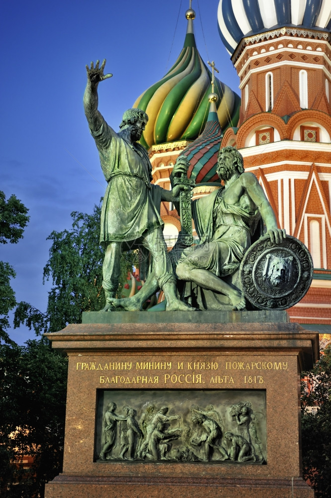 迷你和波萨斯基红方摩考的纪念碑图片