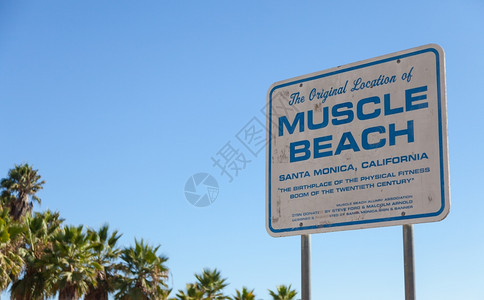 圣塔莫尼卡海滩的著名里程碑是所有健身粉丝的纪念碑图片