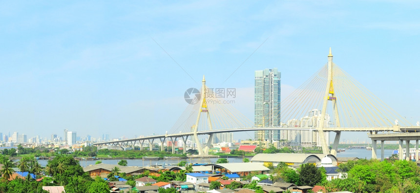 bhumiol桥又称工业环是连接南部Bangko与SalmutPrakn省的13公里长工业环路一部分图片