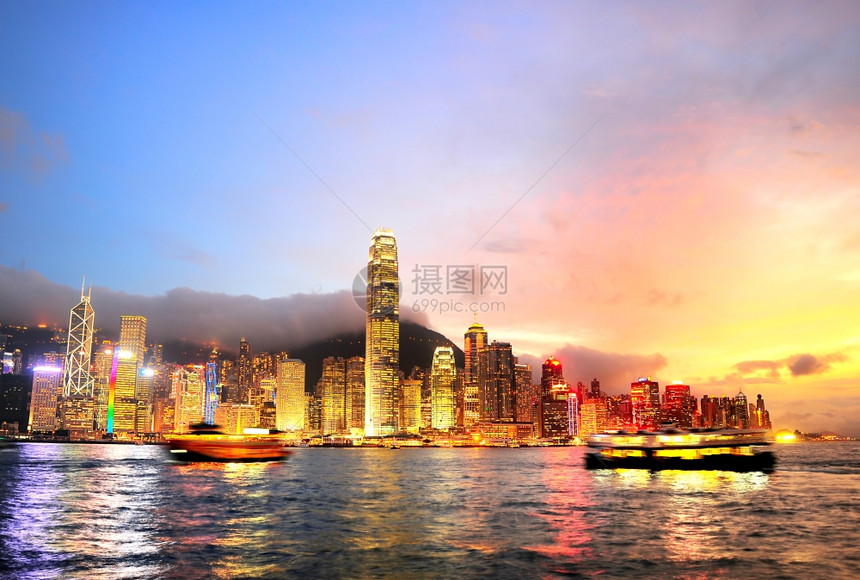 黄昏多彩的香港岛天线图片