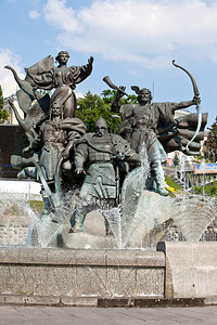 库伊夫独立广场库伊夫的城市创始人纪念碑图片