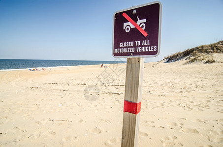 沙滩牌上禁止驾车图片