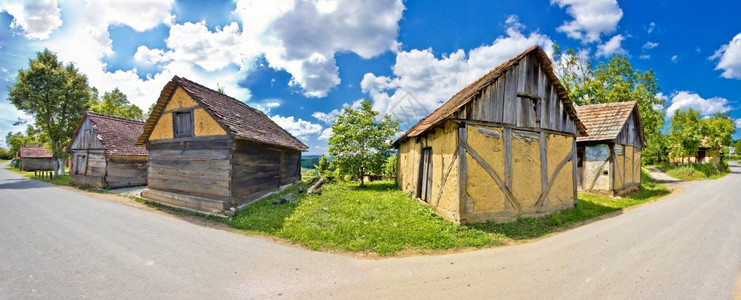Prigoje地区coati村乡历史建筑全景图片