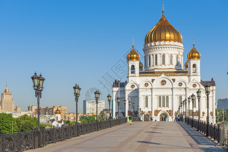 通向莫斯科救世大教堂的基督大桥图片