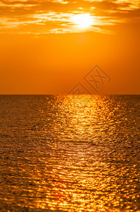 沙滩上的日落海湾高清图片素材