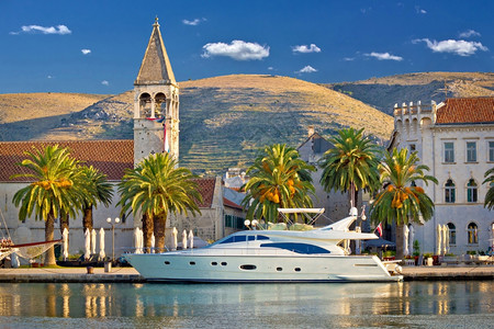 特罗吉尔市游艇码头达马提亚的unesco世界遗产地croati图片