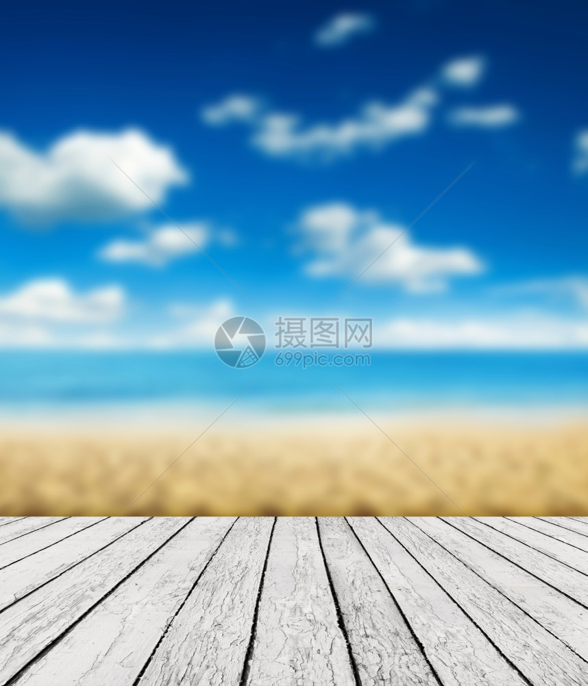 树木蓝海和天空背景图片