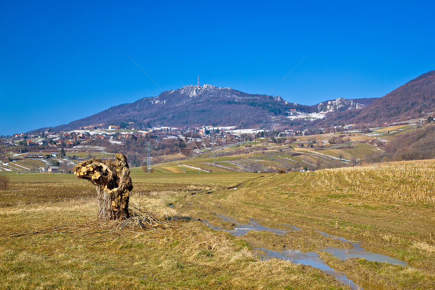 Kalnik山地自然冬季风景croati的frgoje地区图片