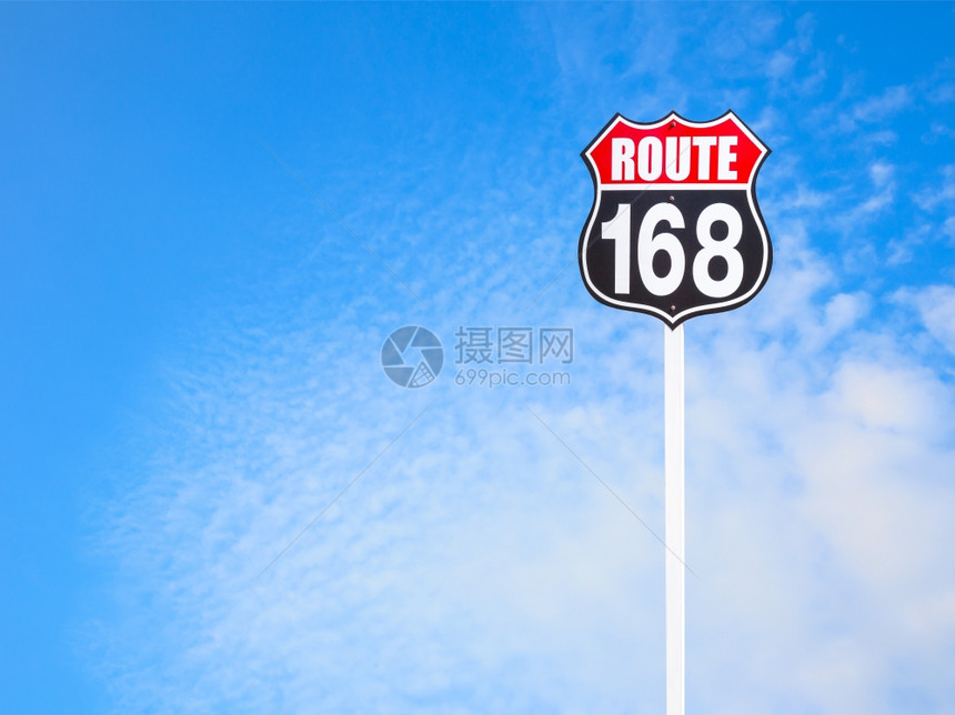 168条路标和蓝天图片
