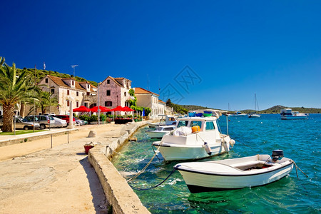 亚得里海岸夏季风景的罗戈兹尼卡镇达马提亚岛croati图片