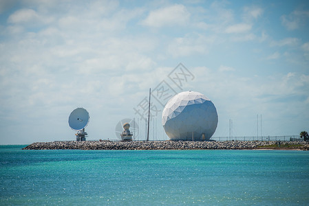 海岸上的雷达圆顶技术图片