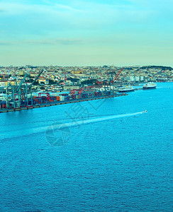 从25april桥的risbon空中观察Lisbon图片