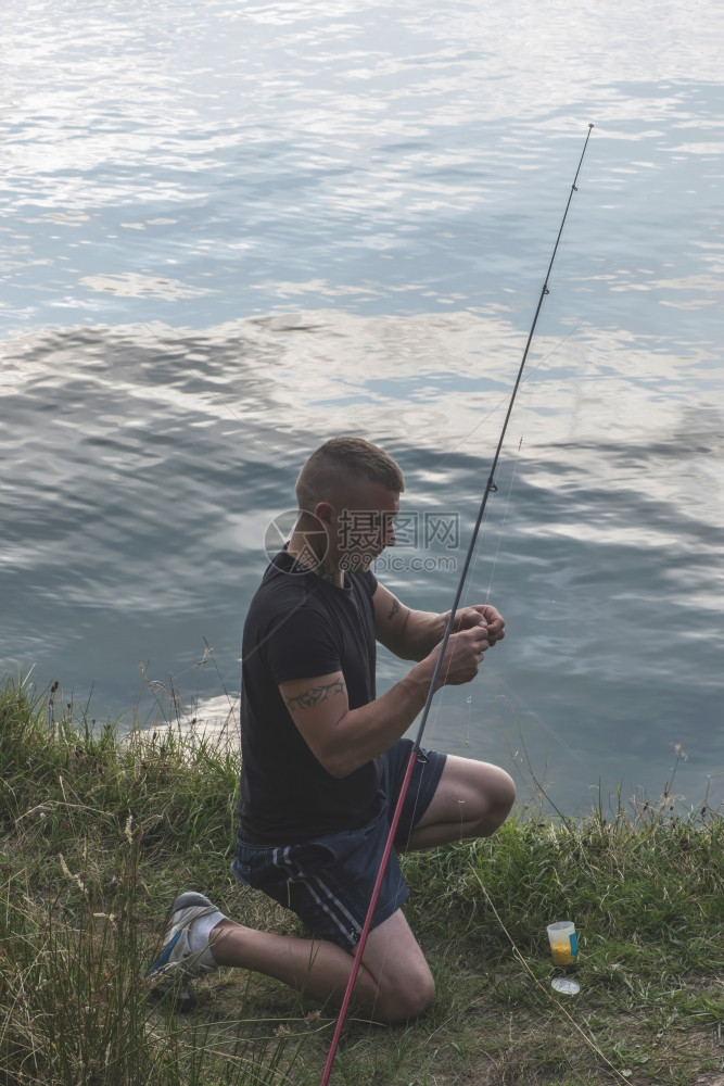 准备钓鱼的手杖山湖河口图片
