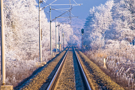 冬季风景中铁路轨道croati背景图片