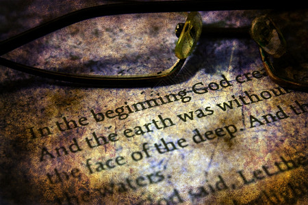 阅读眼镜圣经格朗概念圣徒高清图片素材