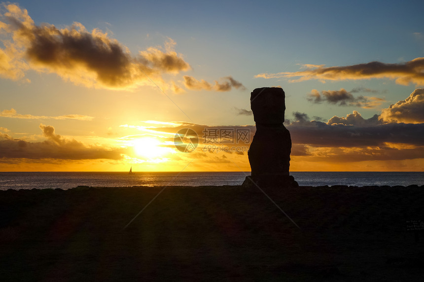 摩埃雕像阿胡阿卡普在日落复活节岛智利摩艾雕像阿胡阿卡普日落复活节岛图片