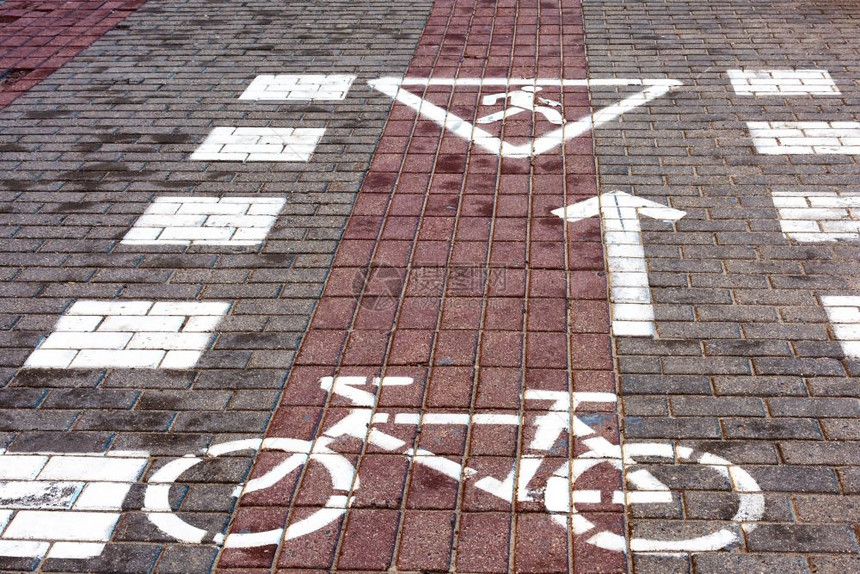 用人行道瓷砖设计自车道图片