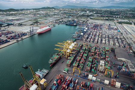 集装箱货轮进口出商业物流供应链运输概念用于航运空中最高视角背景背景图片