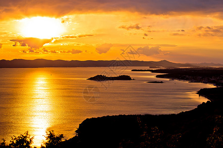 日落巴科斯塔内湾和帕曼岛croati高清图片