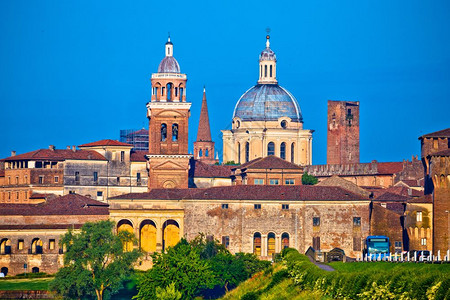 圣弥厄尔教堂曼托瓦市天线观欧洲文化资本和单一世界遗产址意大利的鲁巴蒂地区背景