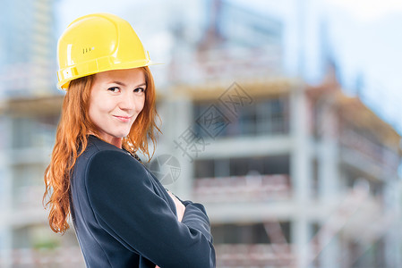 建筑工地的女建筑师图片