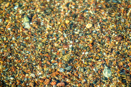 黄海沙滩上的石块高清图片