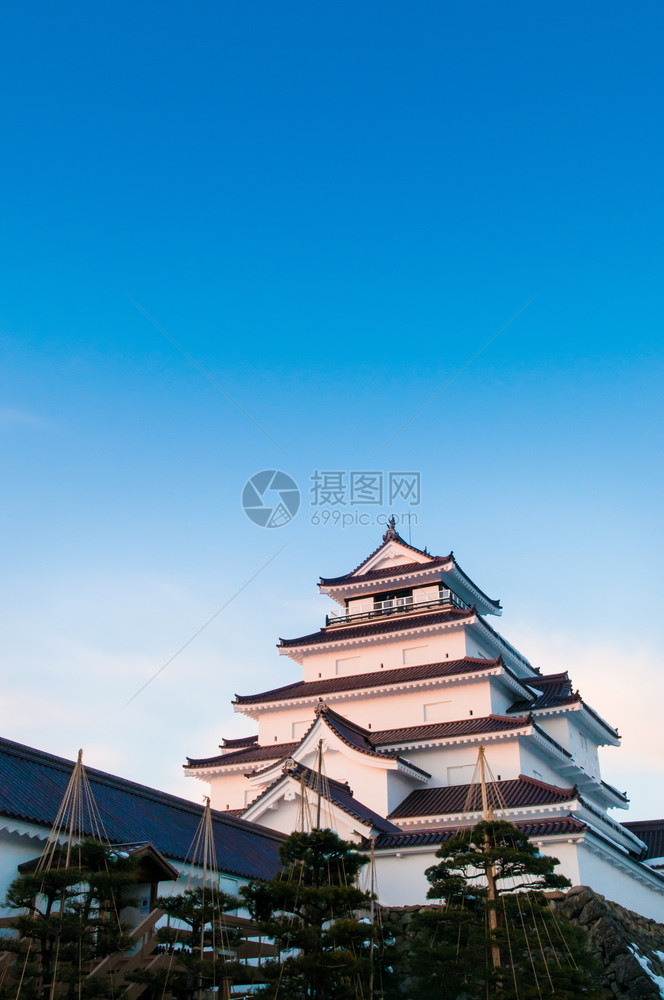 在日本福岛东北日本福岛横川松城堡的日本塔图片