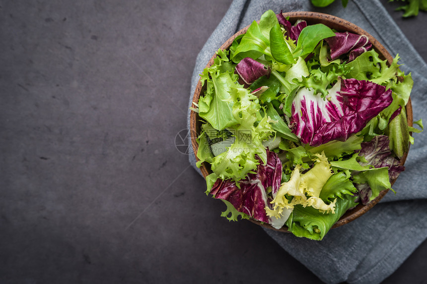 新鲜蔬菜沙拉健康食品沙拉叶饮食物概念蔬菜背景图片