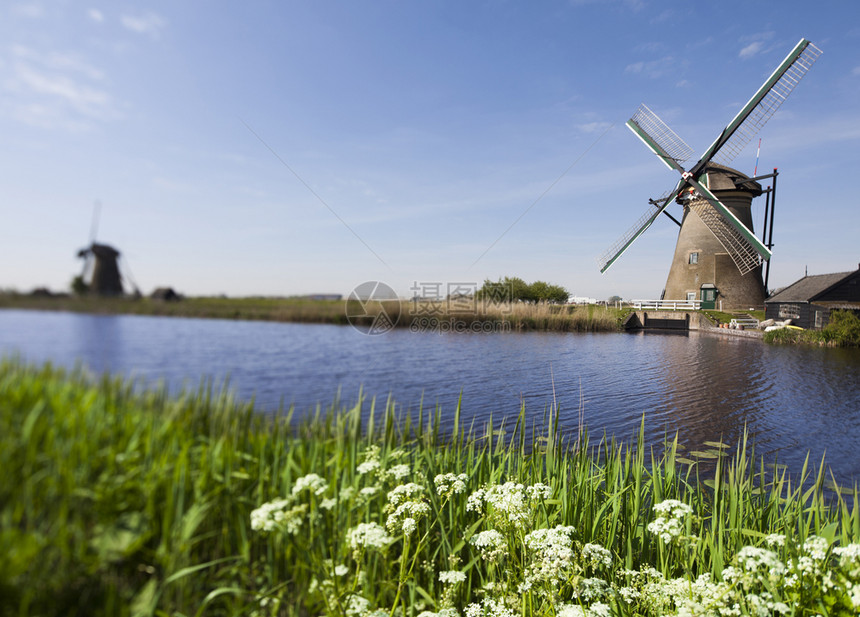 荷兰传统的老式风车荷兰肯德代克的老风车图片