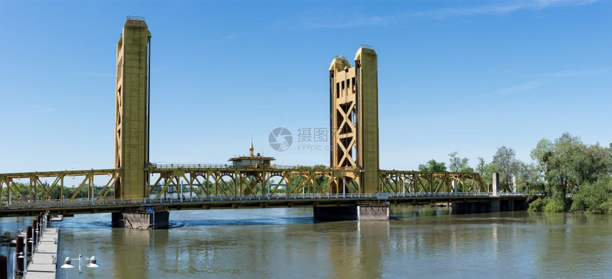 加州萨哈拉门托河口的黄桥称为塔口横渡哈利弗尼亚首都萨卡拉门托河口图片