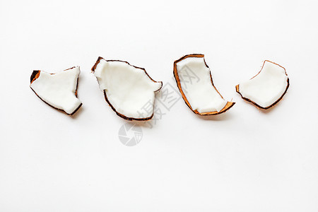 白色背景的椰子片高清图片