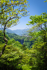 喀贡瀑布和楚曾吉湖风景尼克科雅潘卡贡瀑布和楚曾吉湖雅潘图片