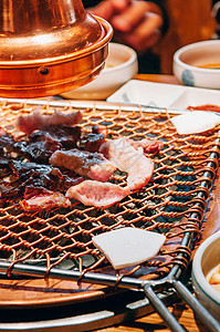 餐厅的韩国烤牛肉传统的高清图片素材