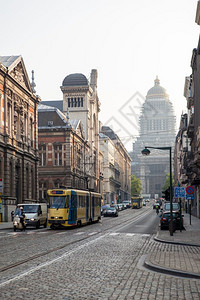 Belgium布鲁斯街上的交通图片