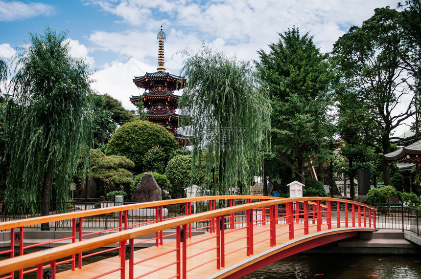 2014年6月27日川崎雅潘五座日本塔和红桥的美丽建筑和景观图片