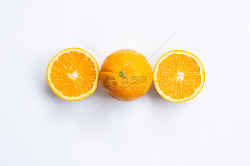 在白色背景中孤立的橙色水果顶部视图图片