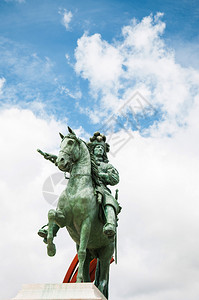 弗罗迪亚斯皇宫铜像纪念碑图片