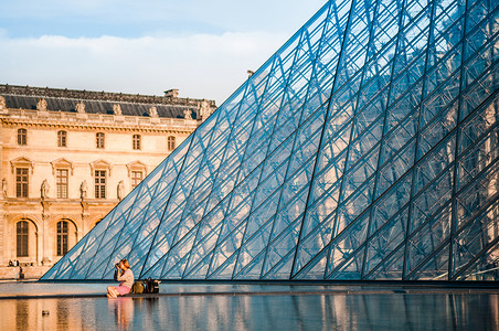 201年6月8日francelouvr金字塔的游客图片