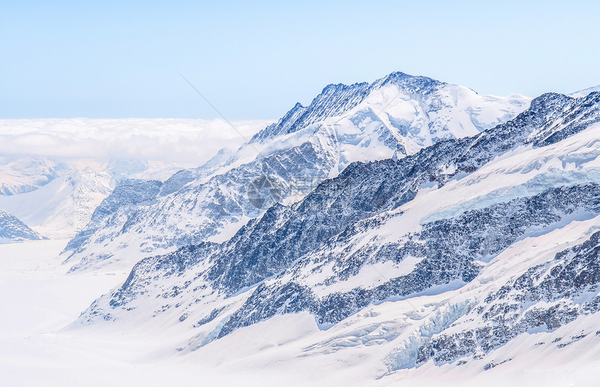巨大的冰河山地雪的风景苏维埃兹兰图片