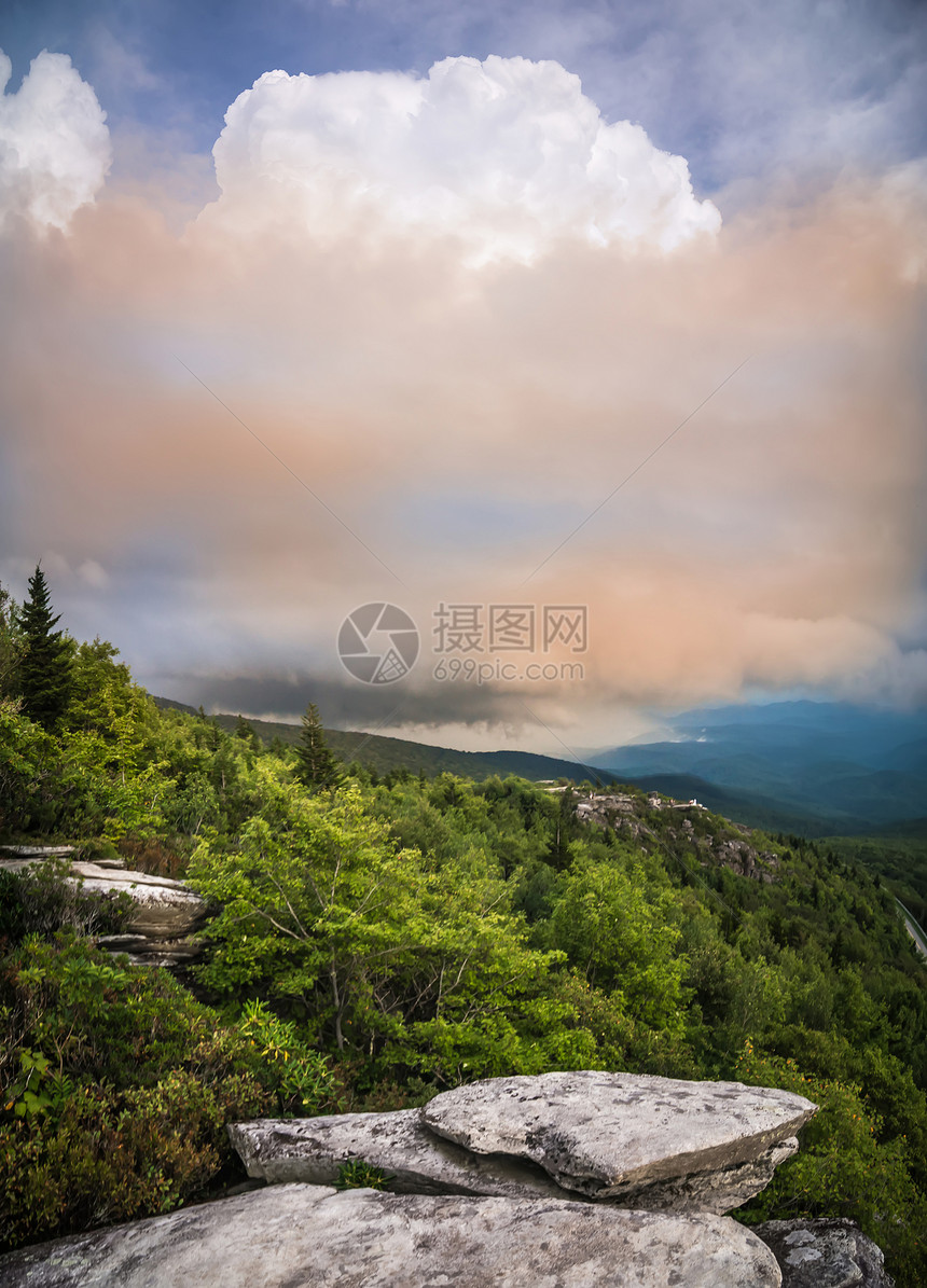 蓝脊露天风景图片