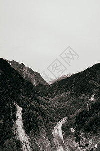秋天Kurobe水坝山谷自然场景背景图片