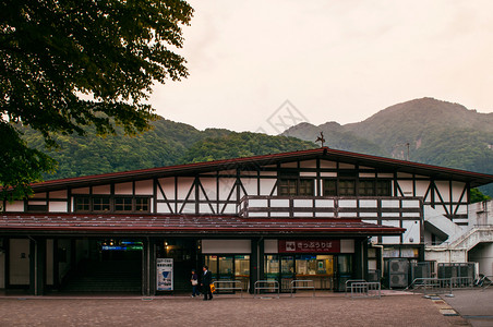 2013年5月8日雅潘山谷taeym站的古老建筑从taeymkurobe到yam一侧的起点背景图片