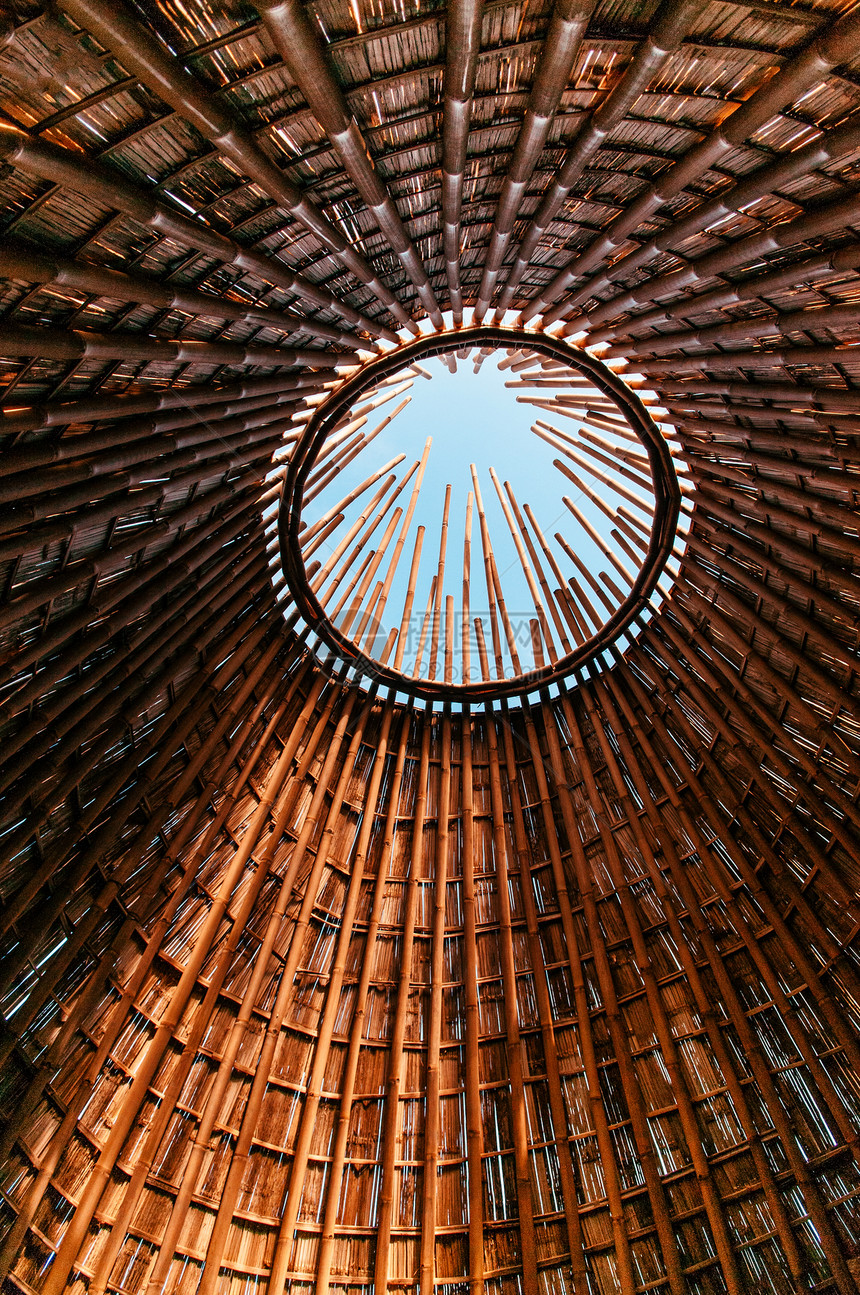 2013年月7日第次会议2013年Shigapore人做了现代竹子建筑结构设计上面天窗花板图片