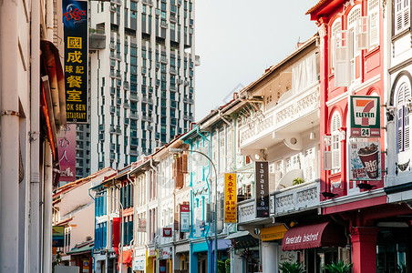 2013年12月18日新加坡新加坡唐人街著名旅游区京赛路多彩的老殖民地巴巴Nyoya传统住宅背景图片