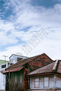 thailnd的sogkhlatind旧的土木建筑夏天在songkhlagm街著名历史区用砖墙建起背景